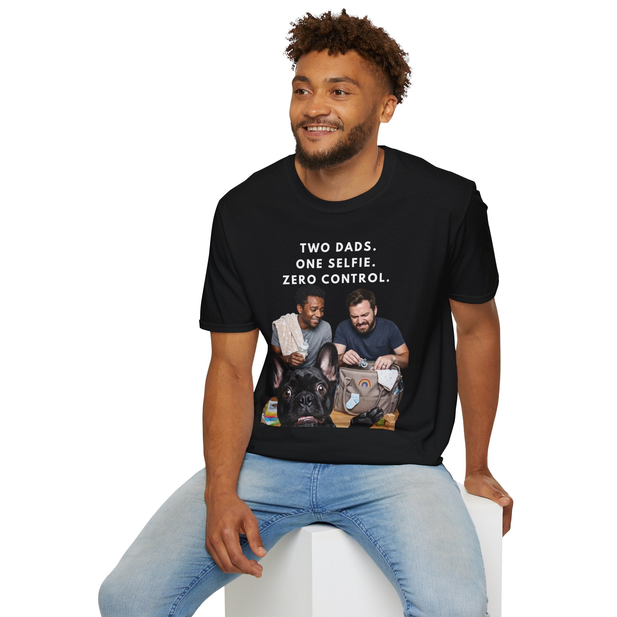 Two Dads One Selfie T-Shirt – Funny Gay Dad Father’s Day Tee